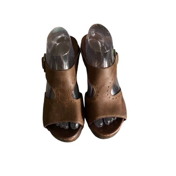 Dansko Ripley Crazy Horse Brown Studded Clog 40 - Picture 2 of 7